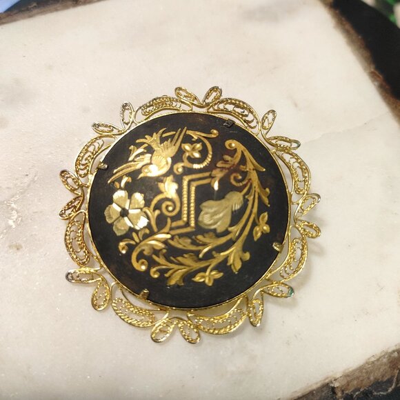 Vintage Damascene Gold Brooch Pin Enamel Floral Flower Filigree Edge Bird - Picture 4 of 10